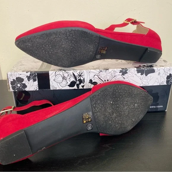 CL by Laundry Women's Studio Super Suede Ruby Red Pointed Toe Flat Womens Sz 10 - Picture 9 of 11